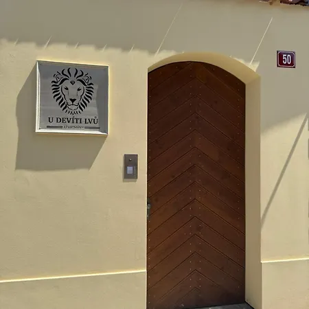 U Devíti Lvů Apartamento *